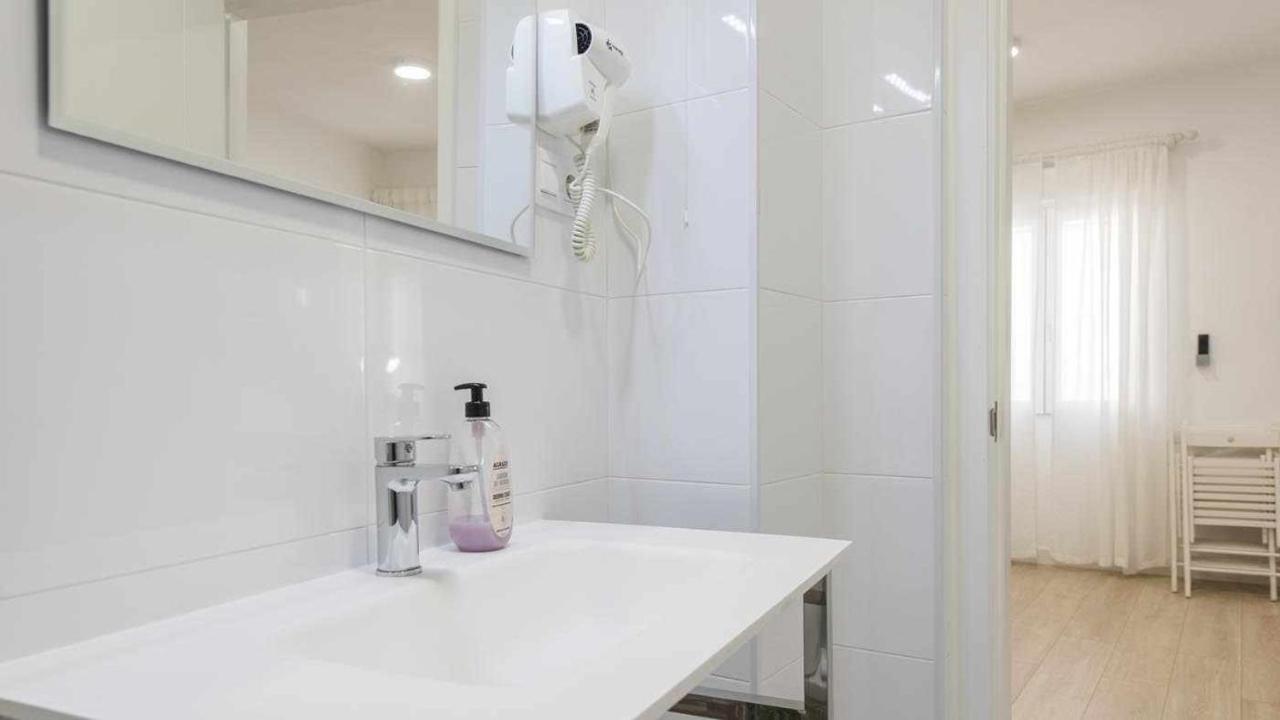 Apartamentos Dimax By Toledo Ap Exteriör bild